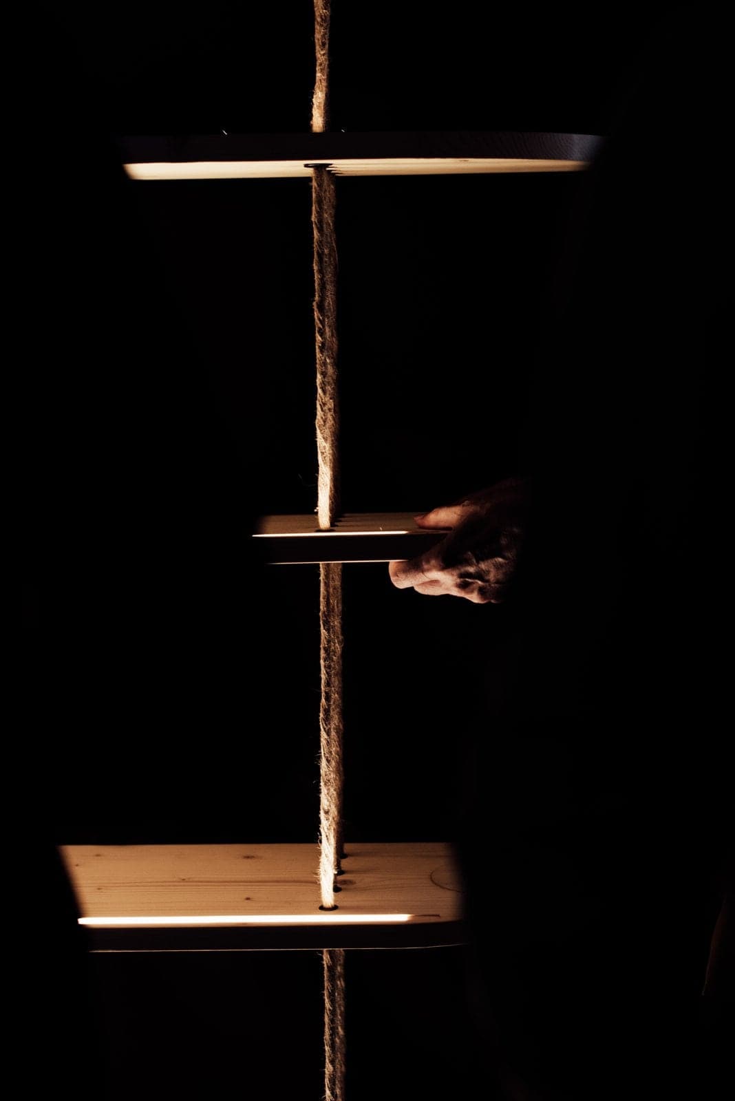 Itaca — libreria in legno fatta a mano